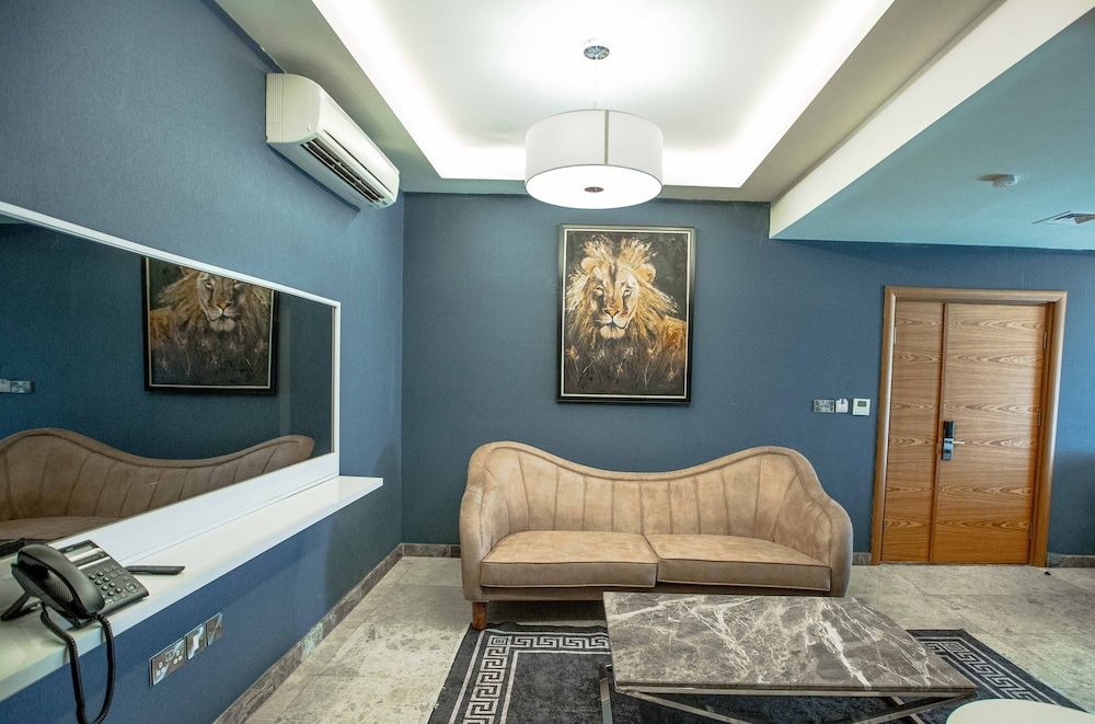 Charleson Luxury Hotel Luxury Suite 6