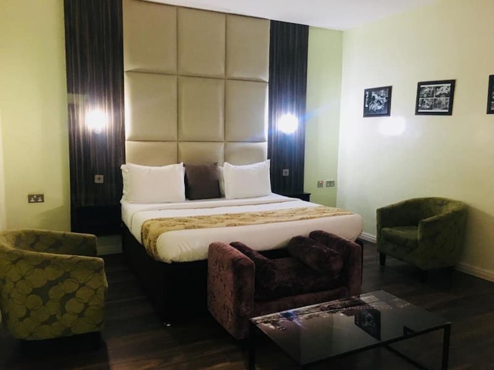 De Brit Hotel Deluxe Room (Super) 3