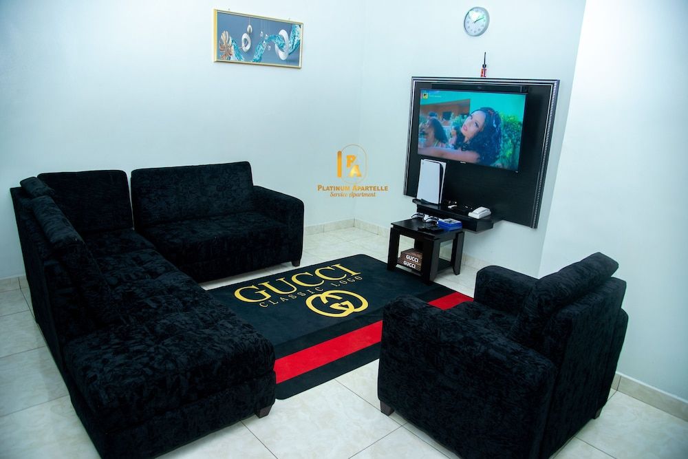 Platinum Apartelle Deluxe Apartment 5