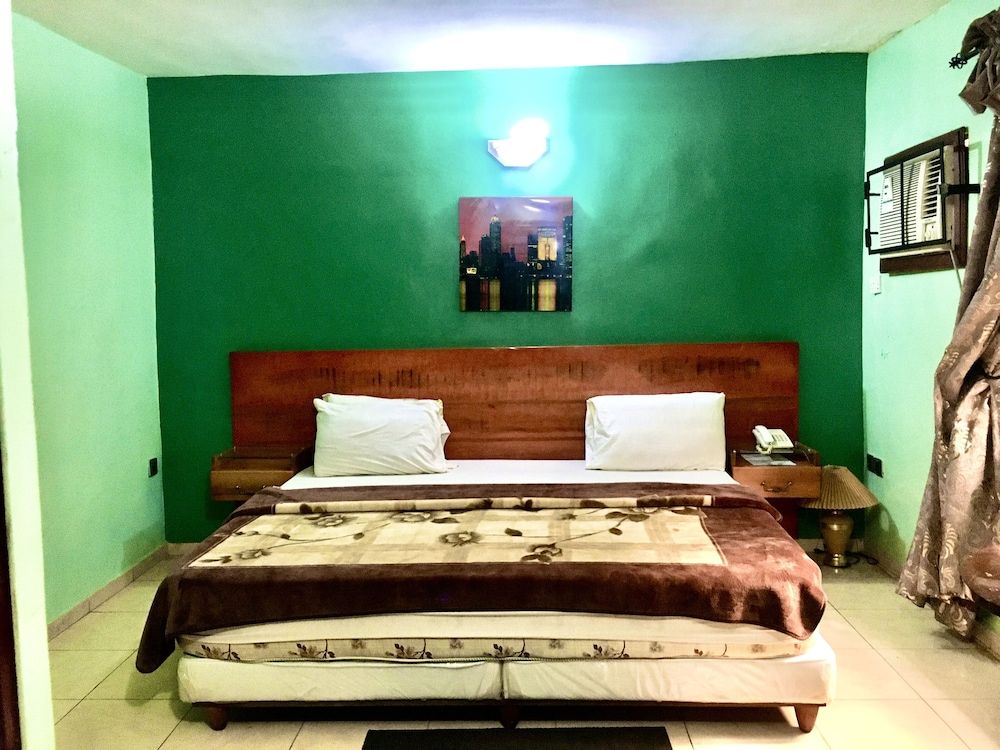 Romantic Room, 1 Queen Bed, Non Smoking, Pool View