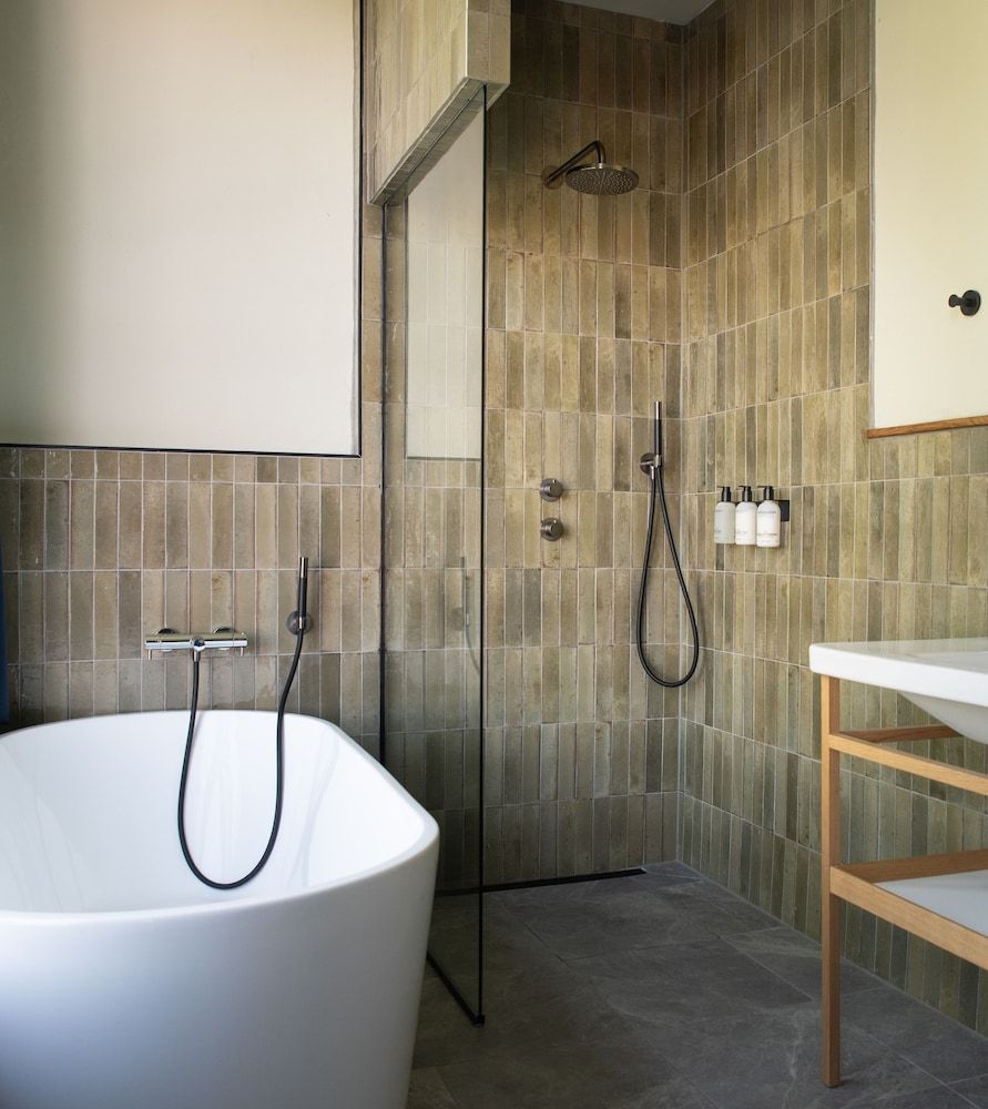 Anne&Max Boutique Hotel Deluxe Double Room, 1 King Bed 4