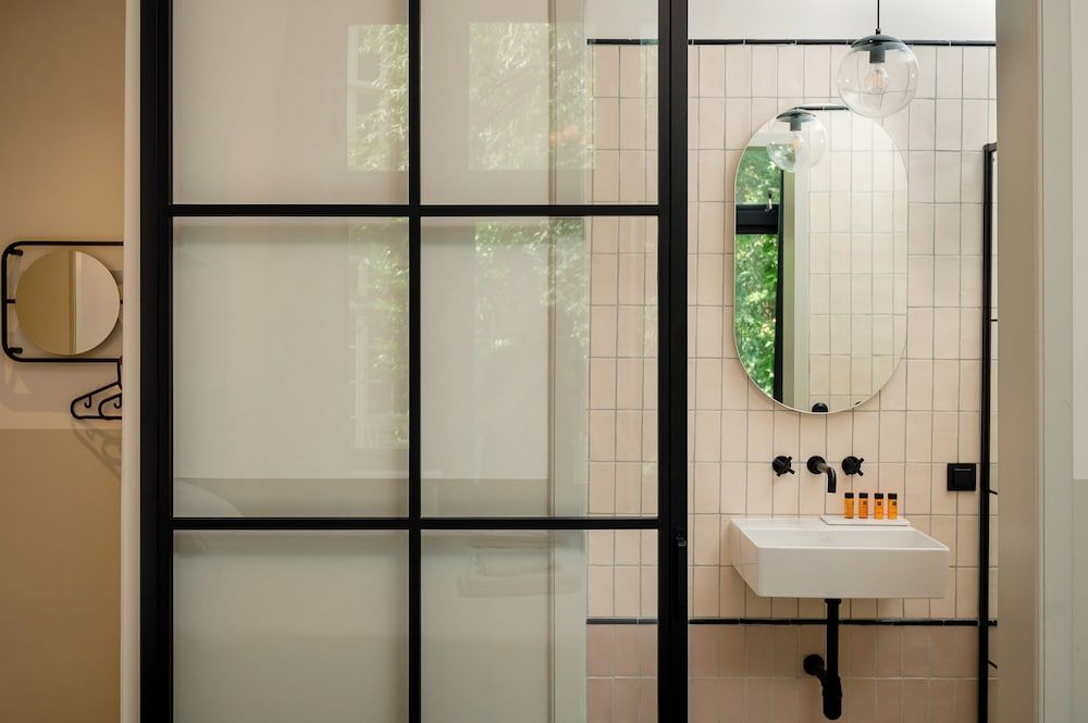 Mr.Lewis Hotel Rotterdam Comfy Room 6