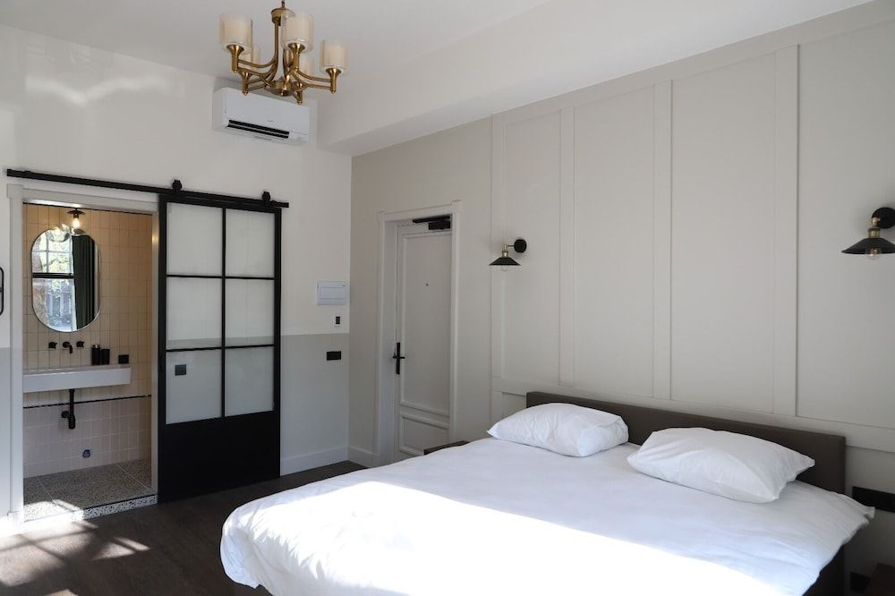 Mr.Lewis Hotel Rotterdam Comfy Room 2