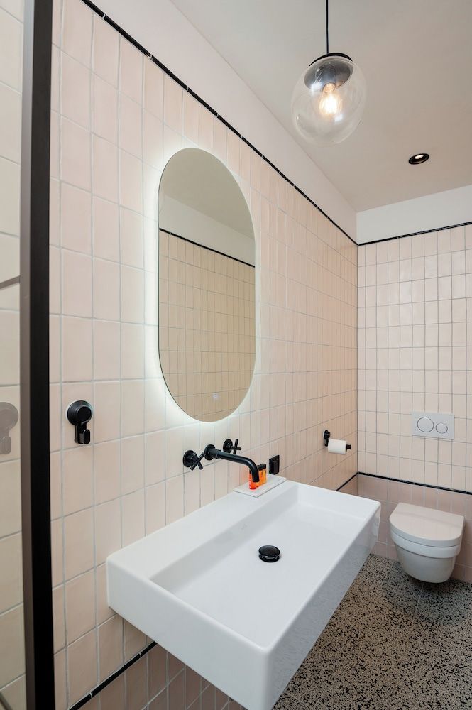 Mr.Lewis Hotel Rotterdam Standard Room 6