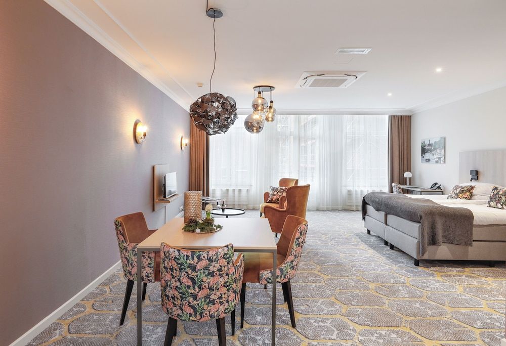Junior Studio Suite