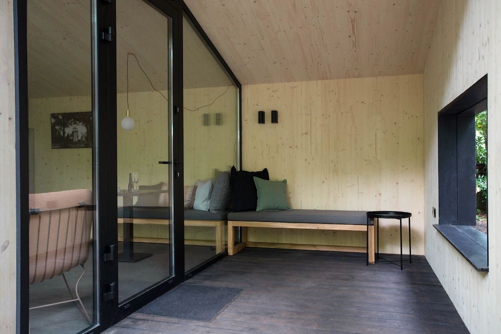 Buitenplaats Petersburg Design Suite, 1 King Bed, Non Smoking, Park View 4