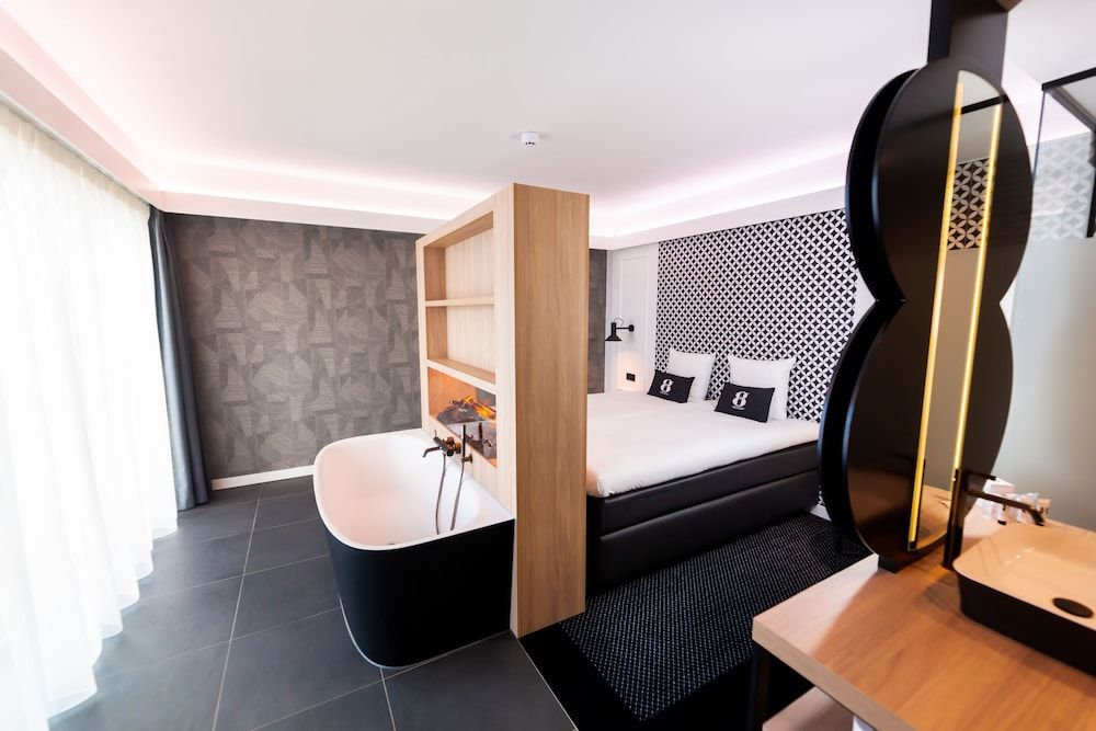 Gr8 Hotel Breda Luxury Double Room 3