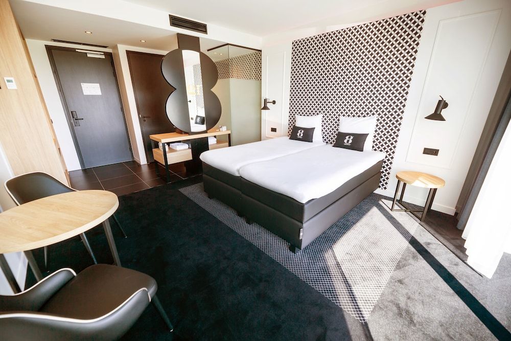 Gr8 Hotel Breda Standard Twin Room 6