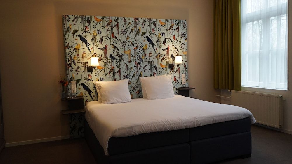 Superior Double Room, Bathtub