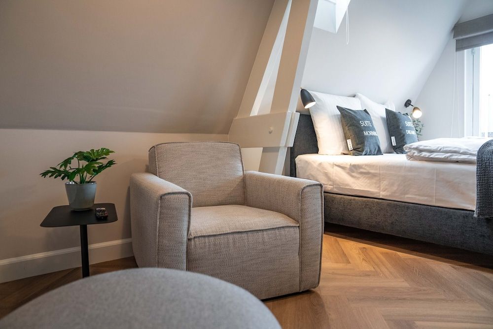 Limehome Den Haag Keizerstraat Suite L 9