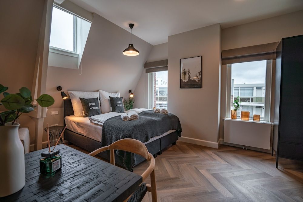 Limehome Den Haag Keizerstraat Suite L 5