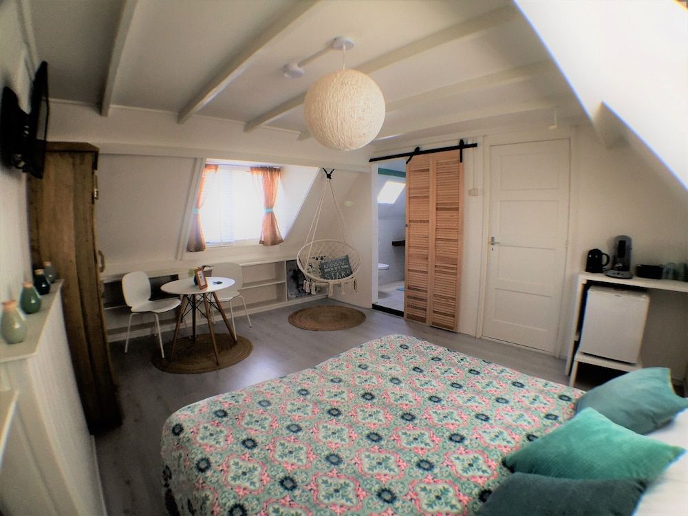 Standard Double Room, Ensuite (Ibiza room)