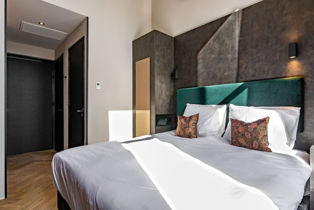 Monument Hotel Comfort Room