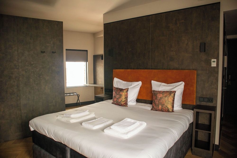 Monument Hotel Triple Room 2