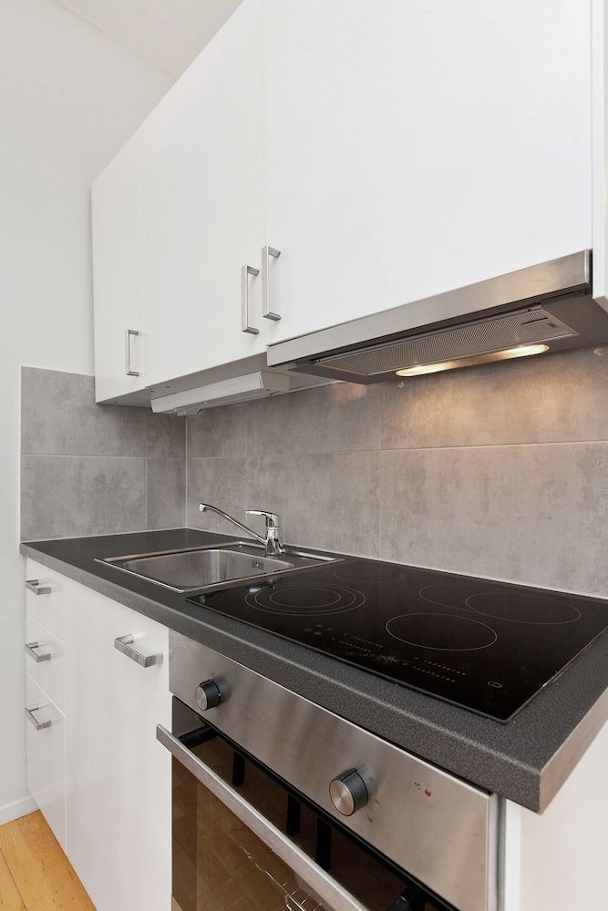 undefined 1 Bedroom Short walk to main street 6