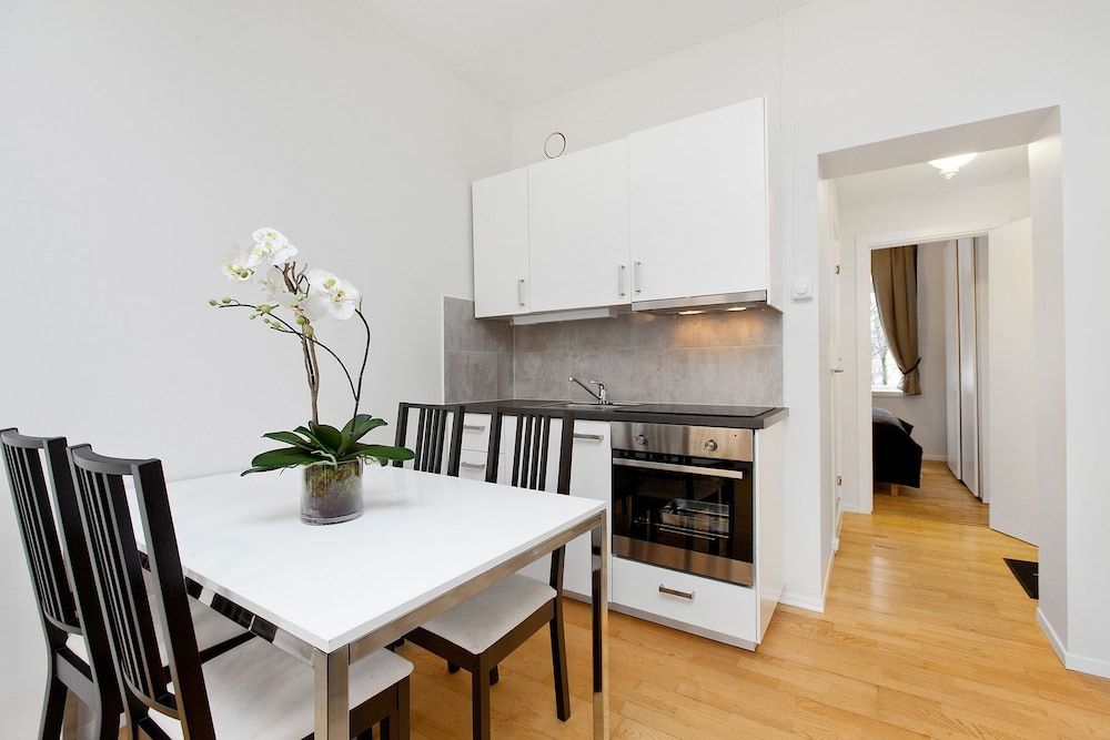undefined 1 Bedroom Short walk to main street 4
