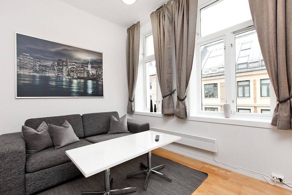 undefined 1 Bedroom Short walk to main street 8