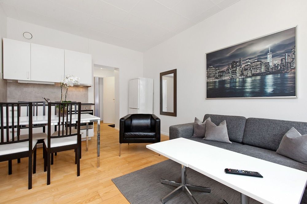 undefined 1 Bedroom Short walk to main street 7