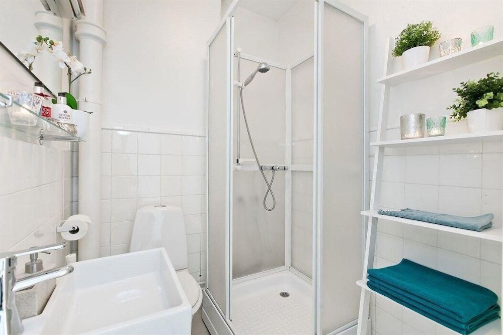 undefined StayPlus Modern Studio Near Bislet Games 10
