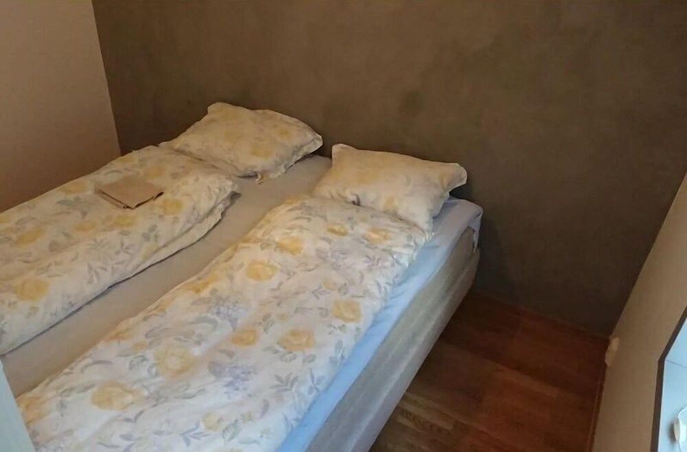 StayPlus Apt in Trendy Area Balcony Apartment 4