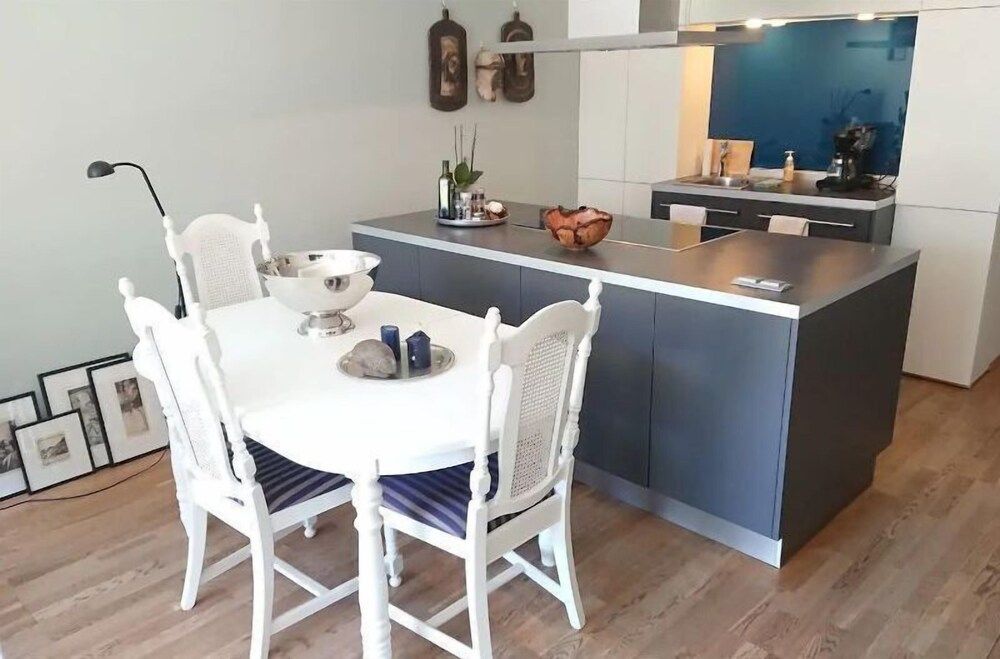 StayPlus Apt in Trendy Area Balcony Apartment 11