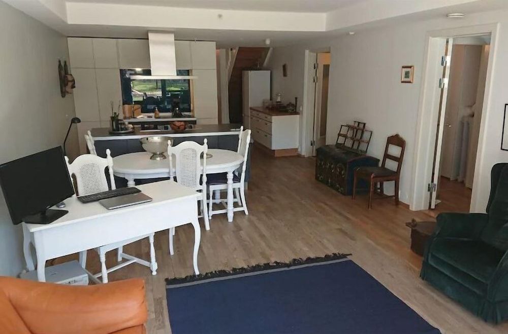 StayPlus Apt in Trendy Area Balcony Apartment 14