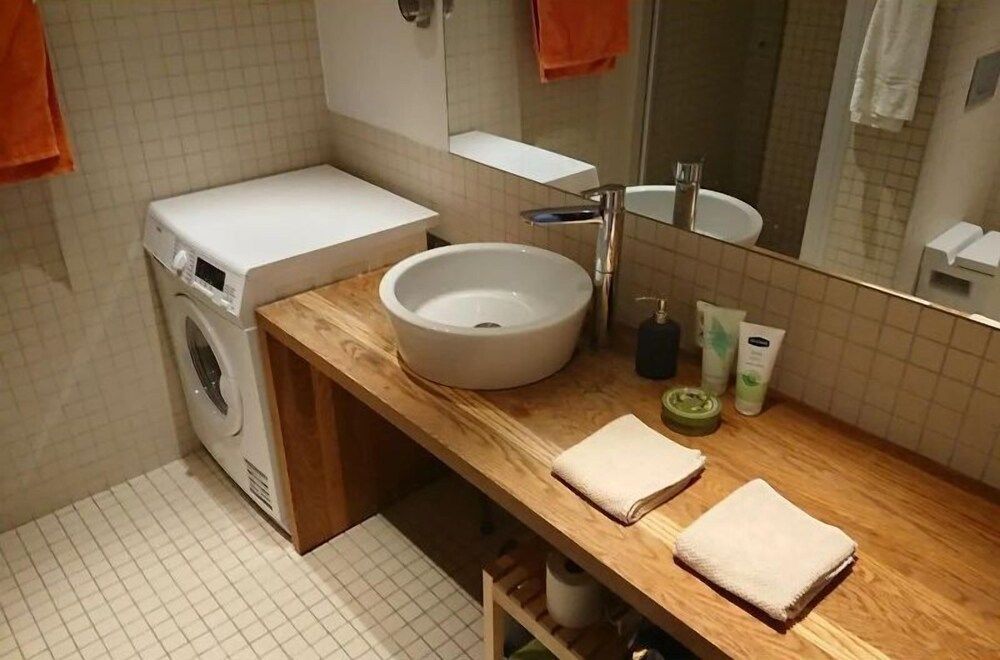 StayPlus Apt in Trendy Area Balcony Apartment 21