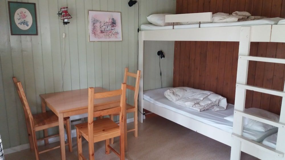 Standard Cabin (2 Bunk Beds)
