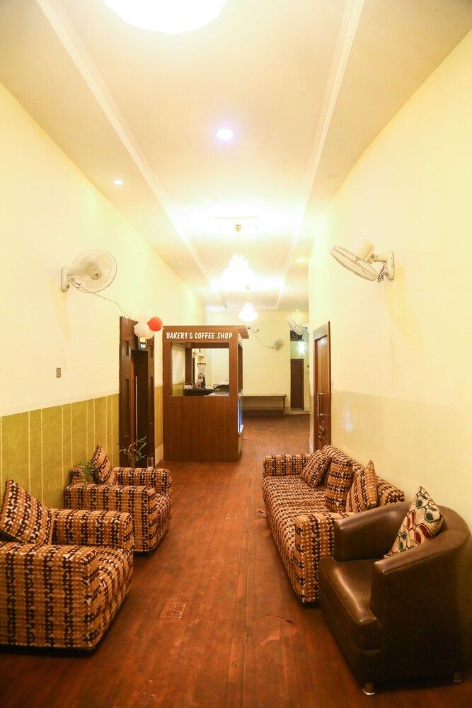 undefined Townhallpartypalace & hotel peace garden 7