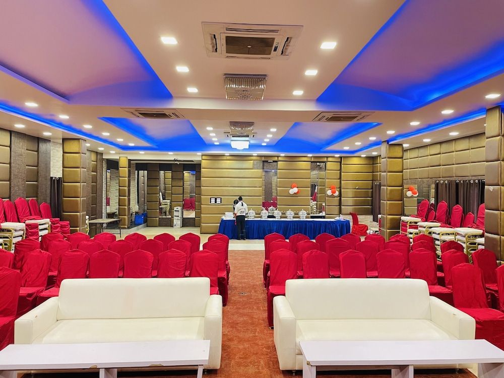 undefined Townhallpartypalace & hotel peace garden 6