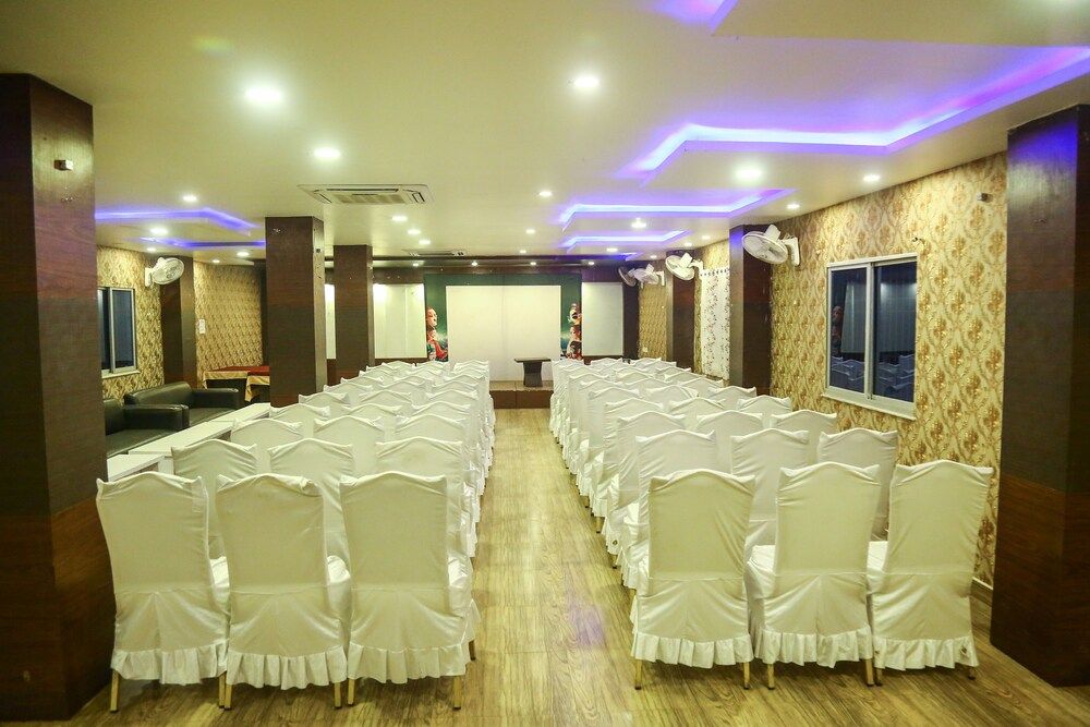 undefined Townhallpartypalace & hotel peace garden 5