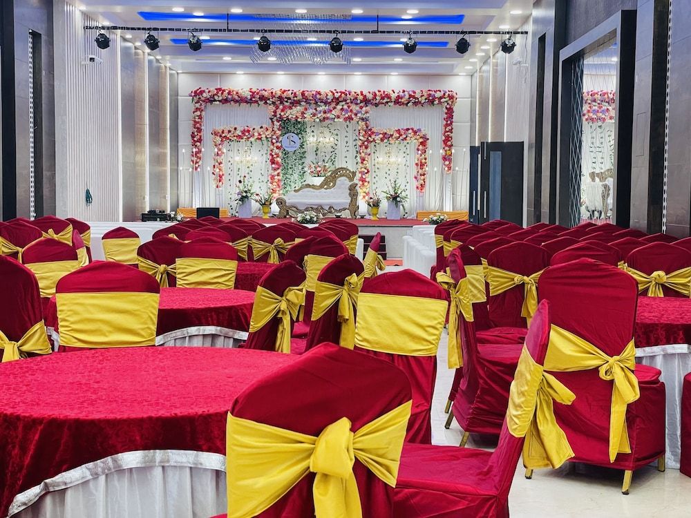 undefined Townhallpartypalace & hotel peace garden 3