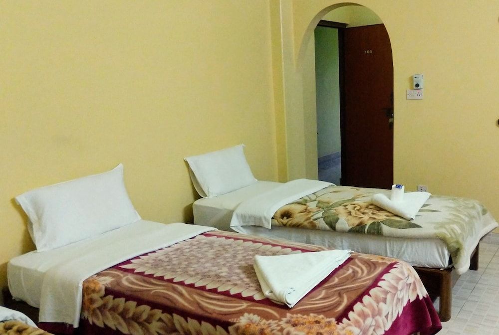 The Mountain House Standard Twin Room 3