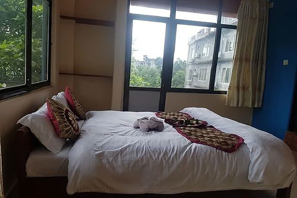 undefined Hotel Grace 4