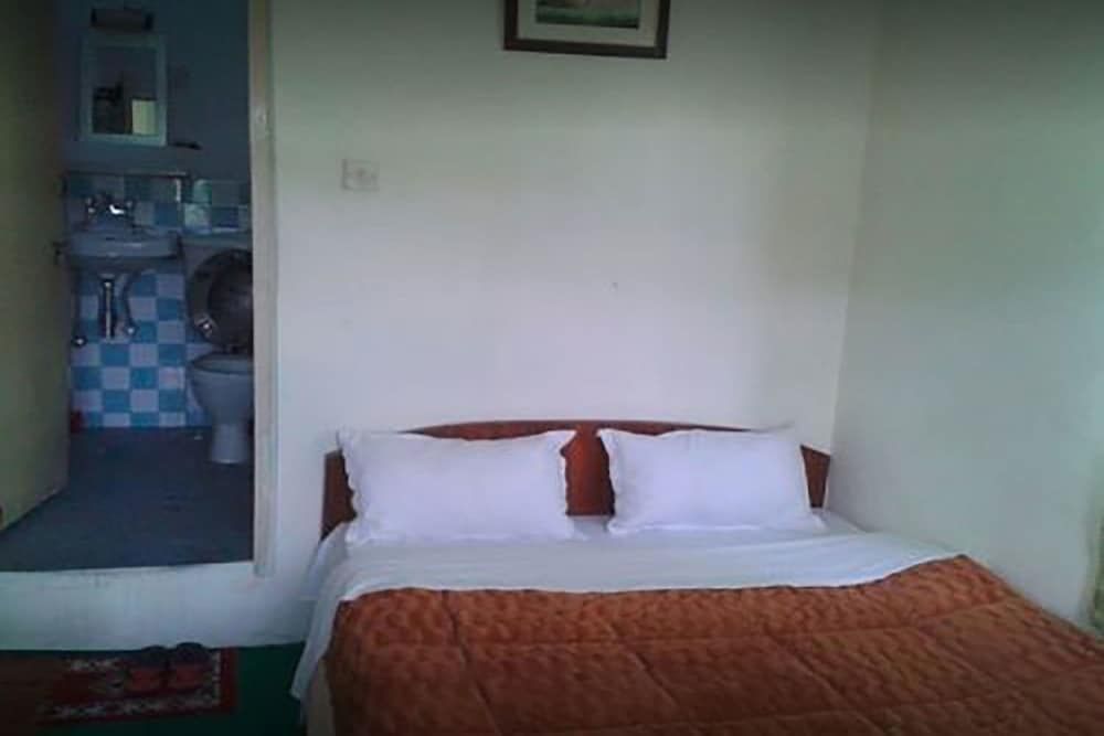 undefined Hotel Grace 5