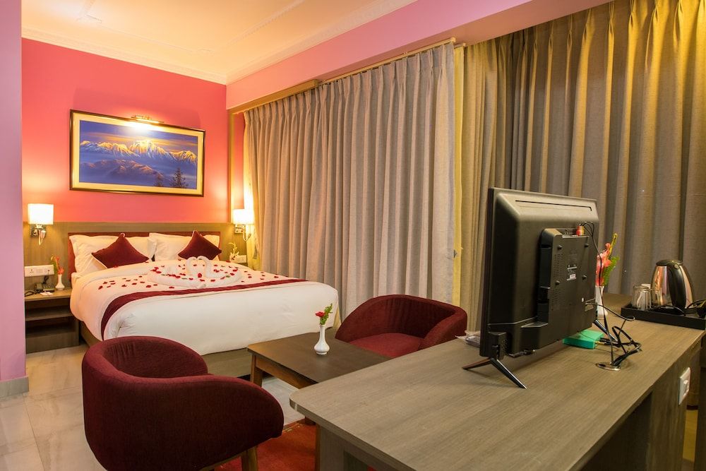 Hotel Task Fewa Lake 4