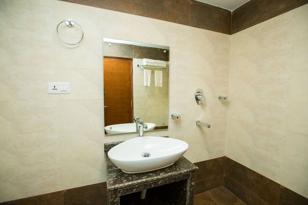 Hotel Task Fewa Lake 3