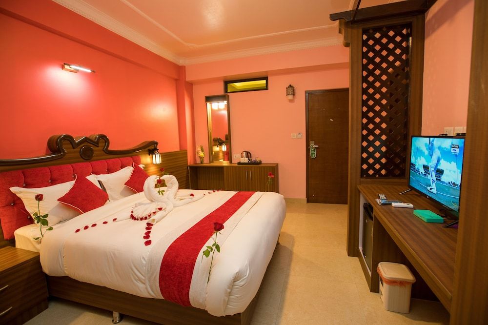 Hotel Task Begnas Lake 2