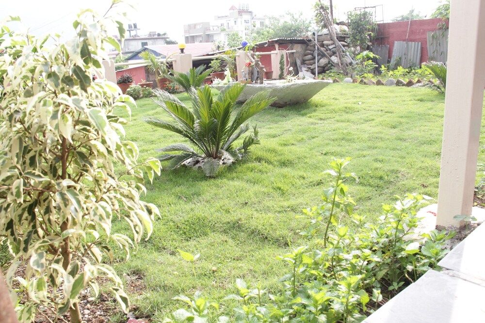 undefined Hotel Brothers Inn 6