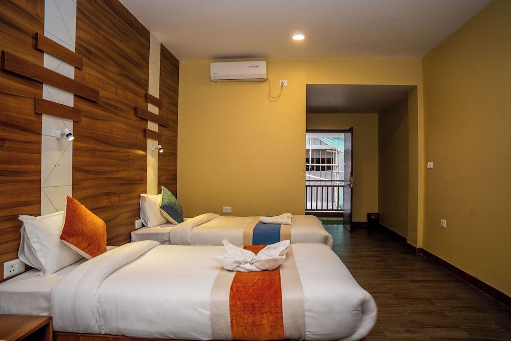 undefined Hotel Glory Garden 4