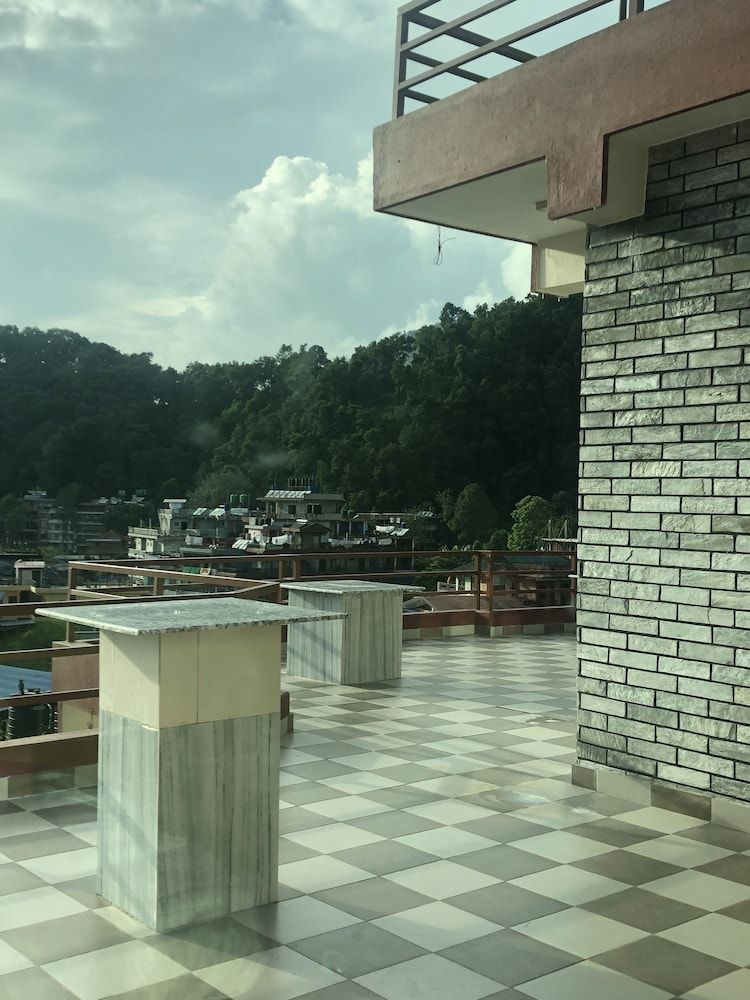 undefined October Inn 8