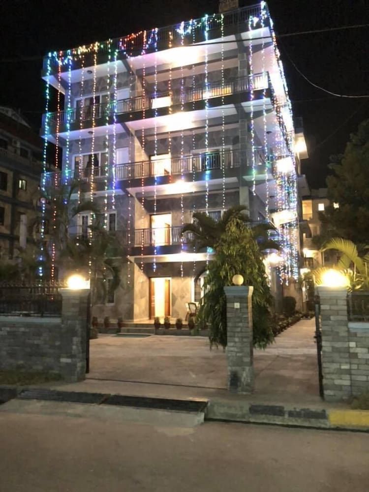 undefined Lakeway Apartments and Rooms