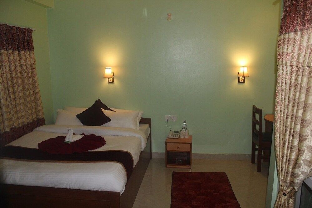 undefined Hotel Red Carpet 2