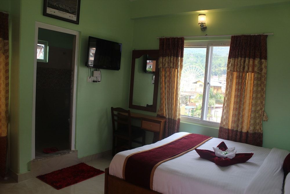 undefined Hotel Red Carpet 8