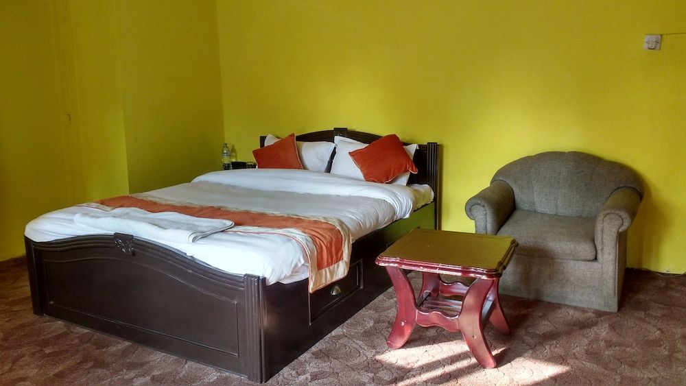Yellow Durbar Apartment and Lounge Deluxe Room 2