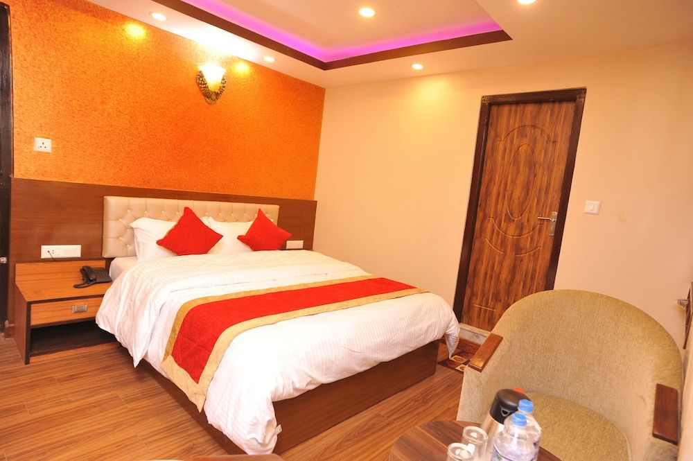 undefined Hotel Arati 7