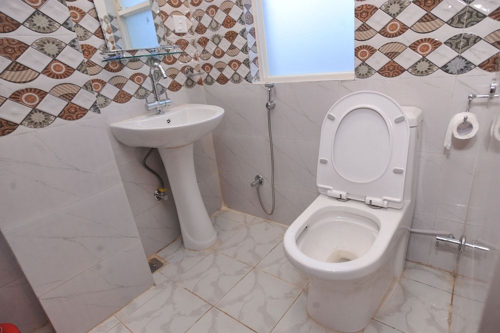 undefined Hotel Arati 8