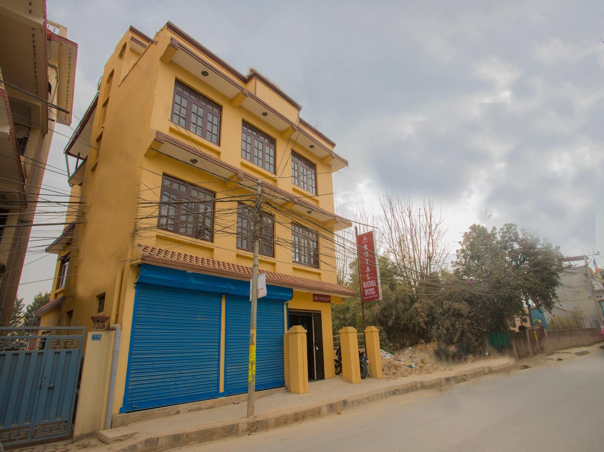 undefined OYO 293 Royal Bouddha Hotel 2