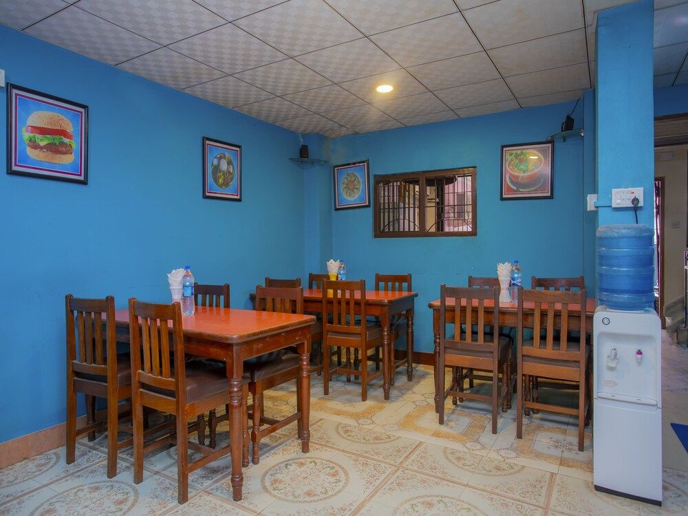 undefined OYO 305 Hotel Gauri 5