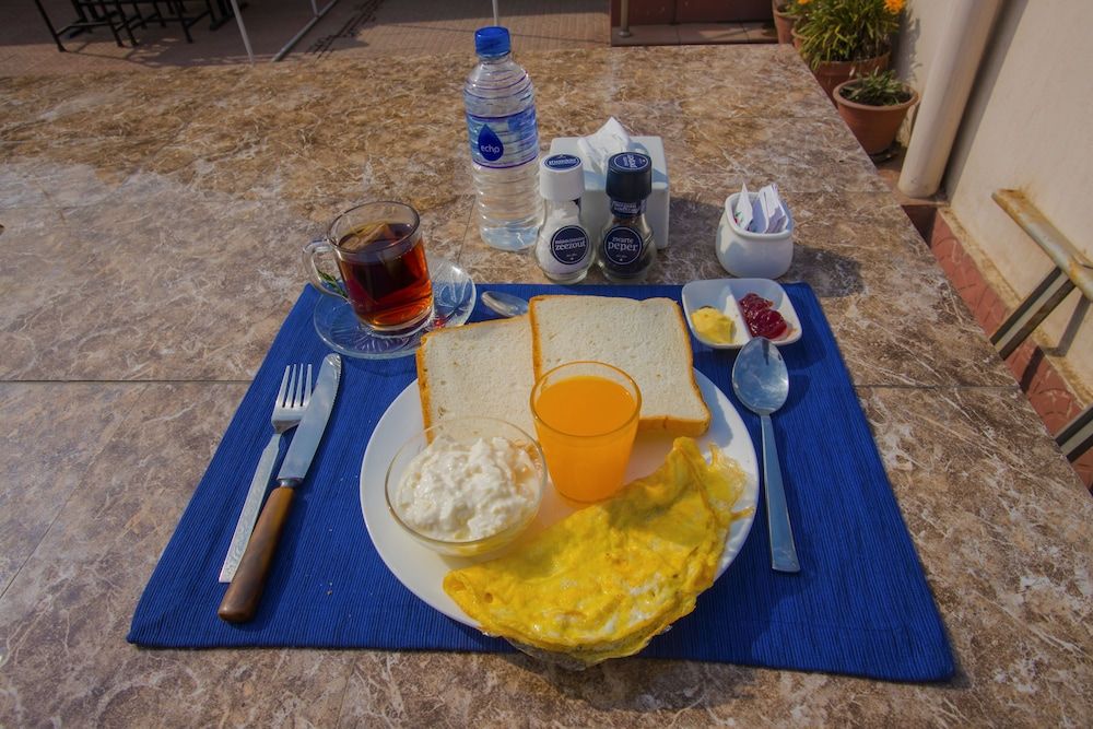 undefined OYO 305 Hotel Gauri 7